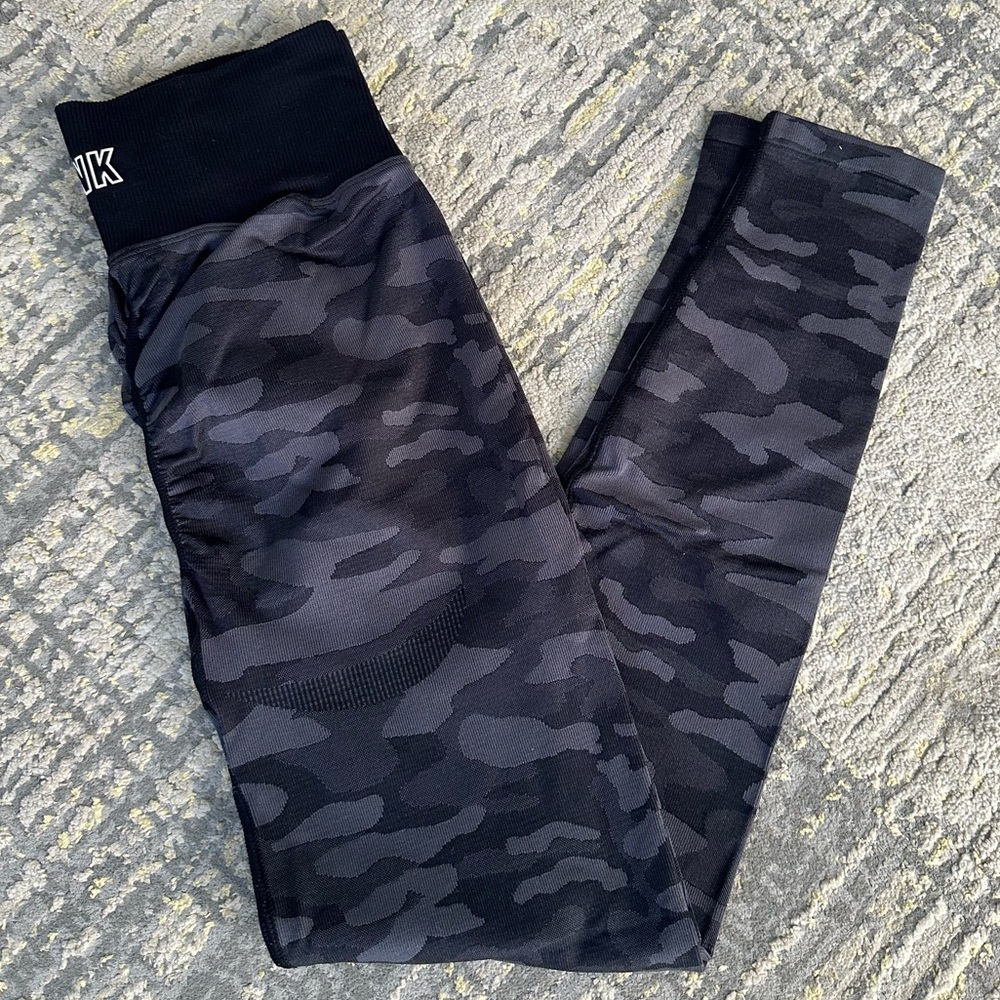 Victoria's Secret Pink Leggings